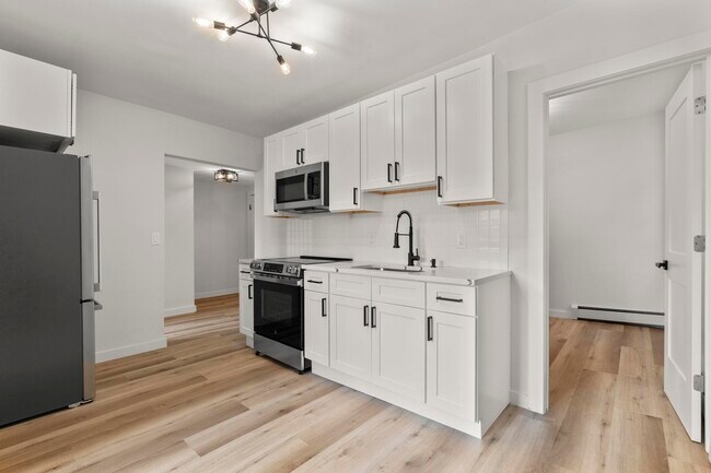 Building Photo - 425 N Main St