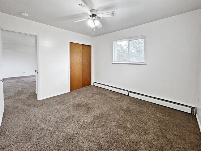 Building Photo - $0 DEPOSIT OPTION. 2 BED 1 BATH IN SOUTH W...
