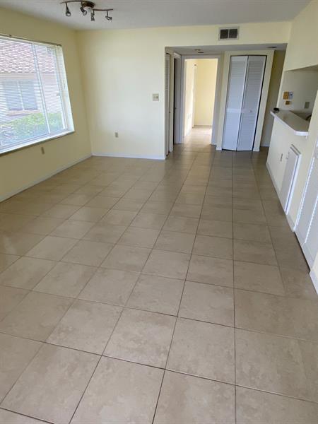 Building Photo - 12104 Glenmoor Dr