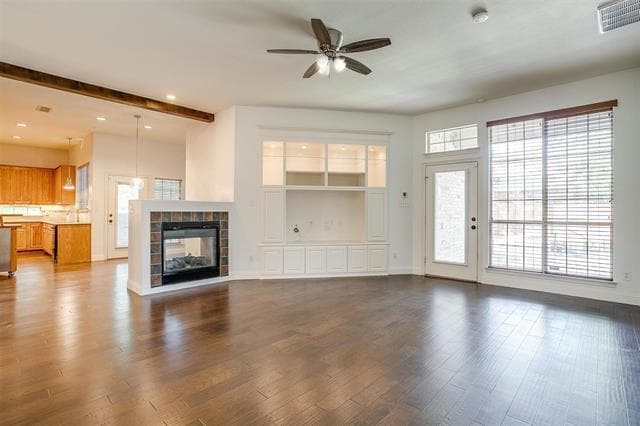 Building Photo - 704 Red Oak Ct