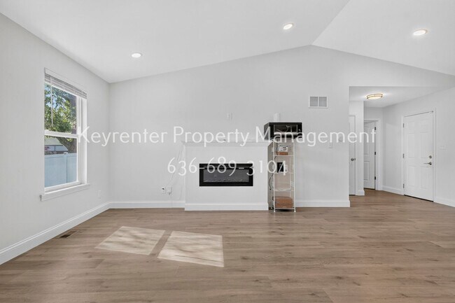 Building Photo - 926 Townhouse Ln