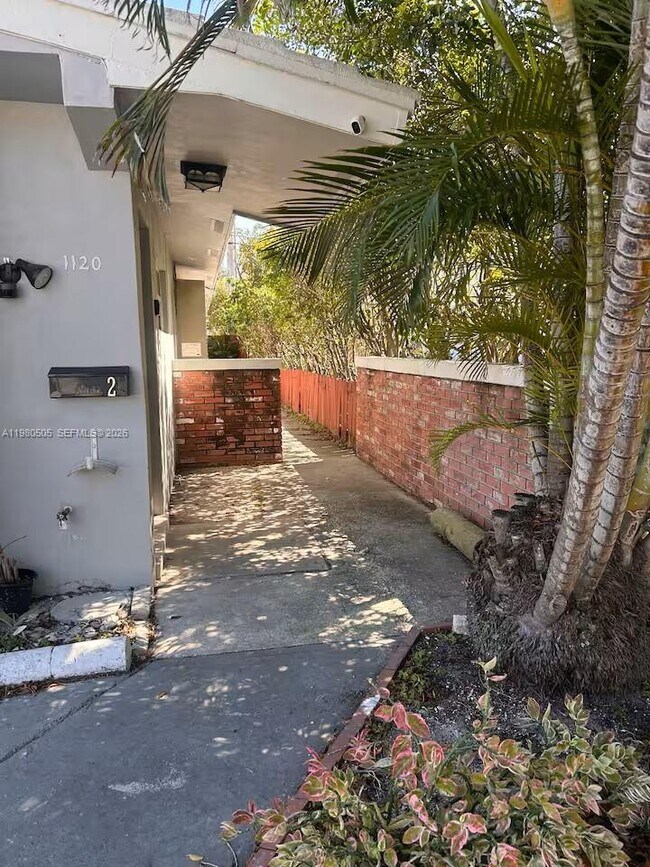 Building Photo - 1120 NE 24th Ave