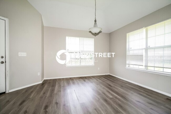 Building Photo - 4 Bedroom Pet-Friendly Home in YUKON, OK with Main Street Renewal