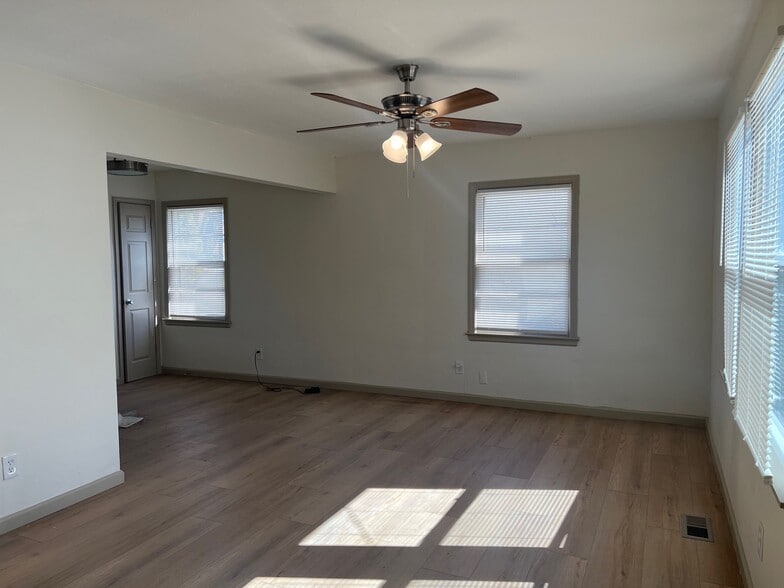 Building Photo - 8621 North Ave