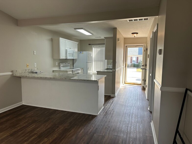 Building Photo - 403 Regency Park Drive