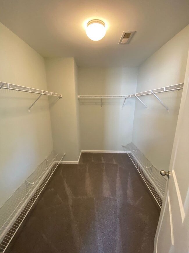 Building Photo - LEGEND OAKS DORCHESTER DISTRICT TWO SCHOOLS