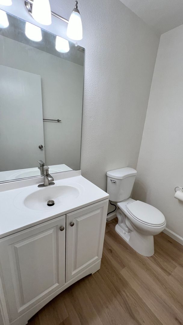 Building Photo - 1536 S Main Ave