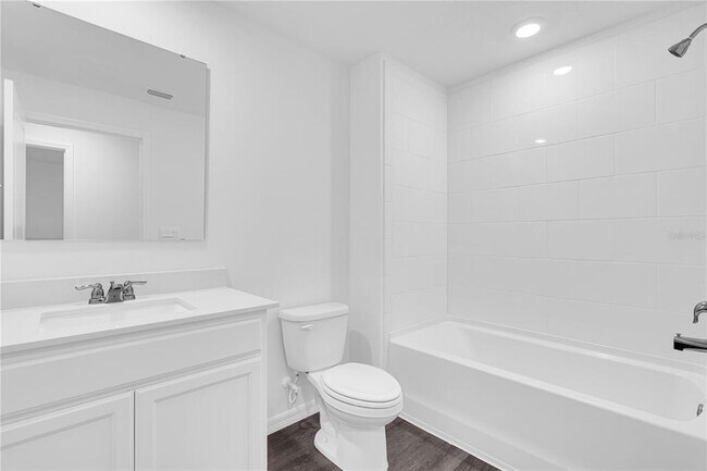 Building Photo - 16329 LAKELET Aly