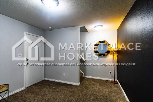 Building Photo - 3020 Skylar Ln