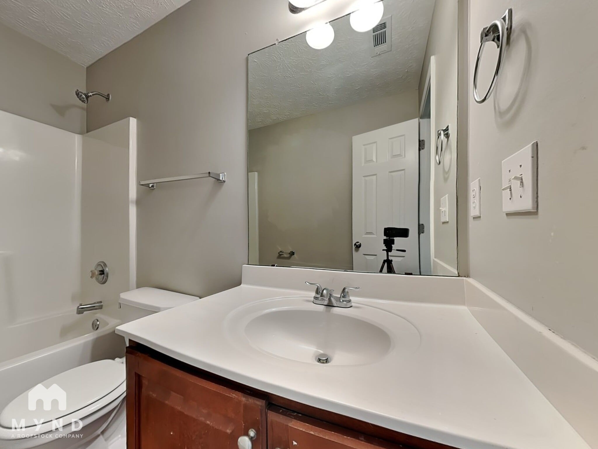 Building Photo - 158 Mcarthur Dr