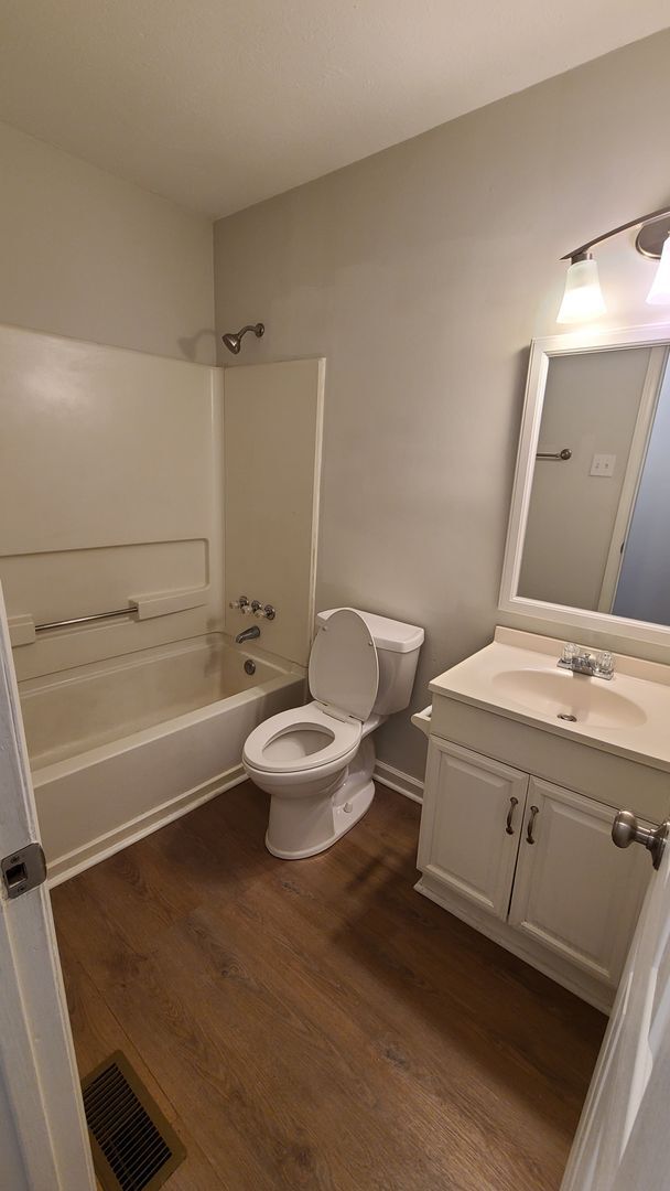 Building Photo - Cute home for rent