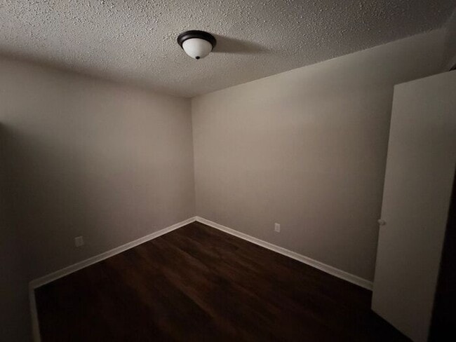 Building Photo - 1 Bedroom Apartment in Newberry