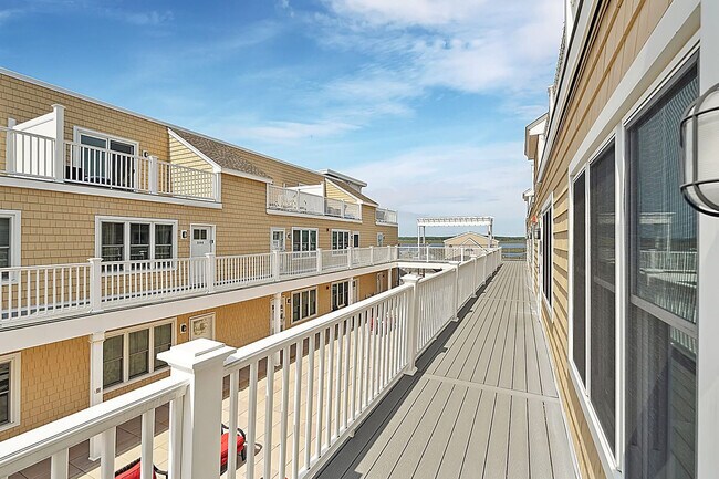 Building Photo - 128 Ashworth Ave