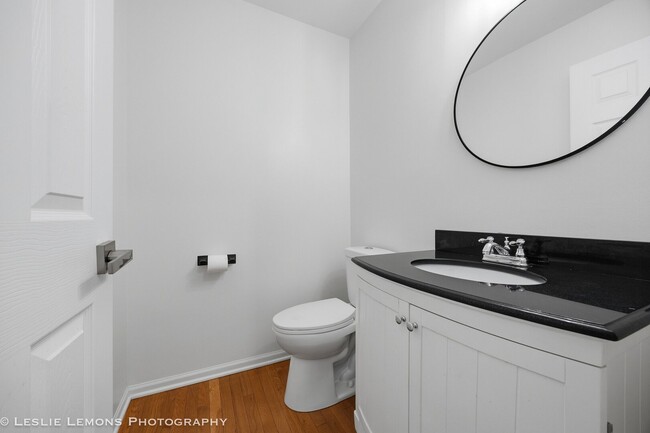 Building Photo - 6816 Twin Falls Dr
