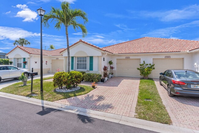 Building Photo - 15465 Lake Magnolia Pl