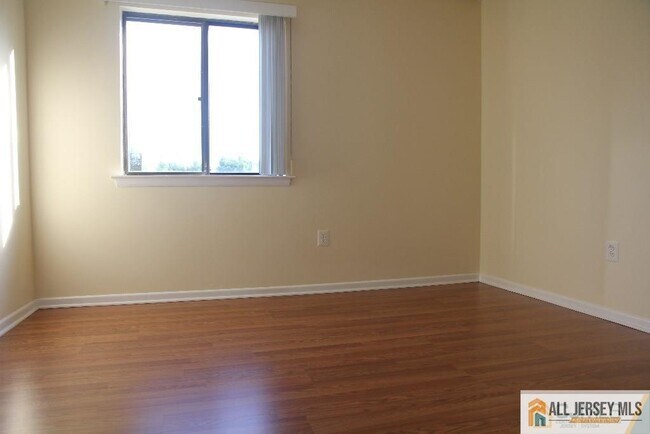 Building Photo - 9006 Tamarron Dr
