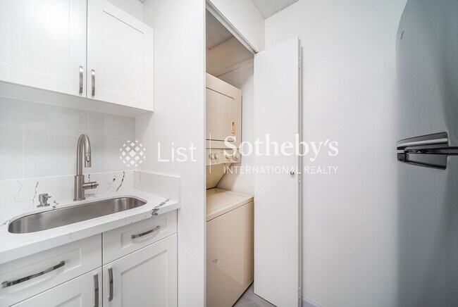 Building Photo - Villa on Eaton Square #1410 | Honolulu, HI