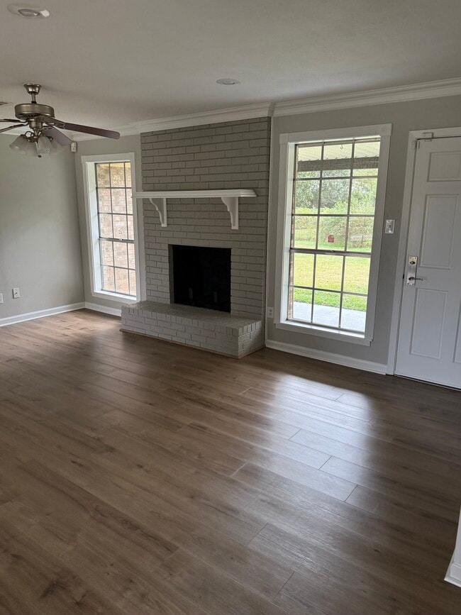 Building Photo - 914 Maureen St