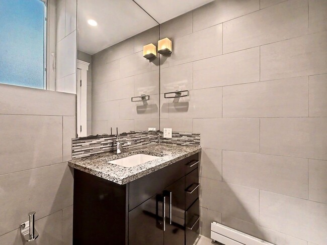 Building Photo - AVAILABLE NOW! Modern Capitol Hill 2 Bedroom Apartment, W/S/G Utilities Included!