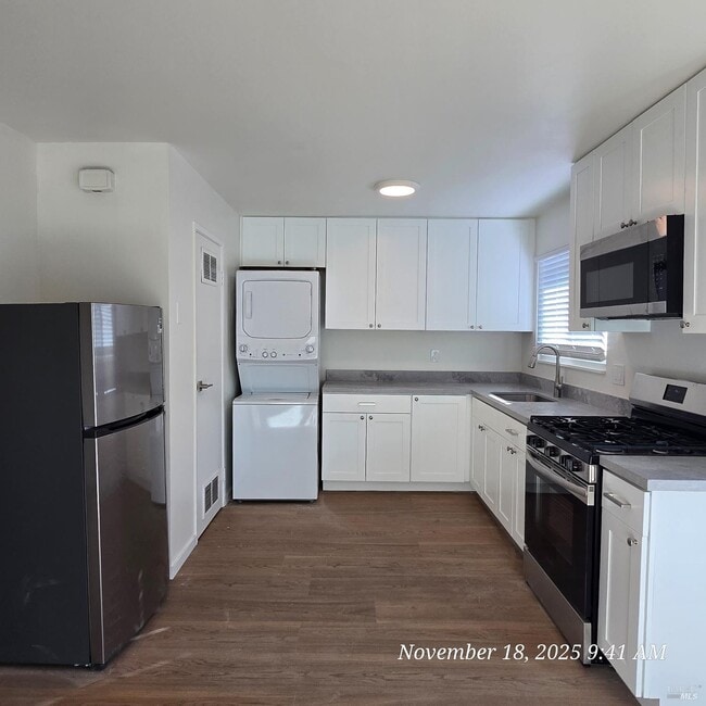 Building Photo - 140 Cernon St