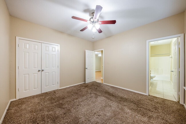 Building Photo - 2809 E 22nd St