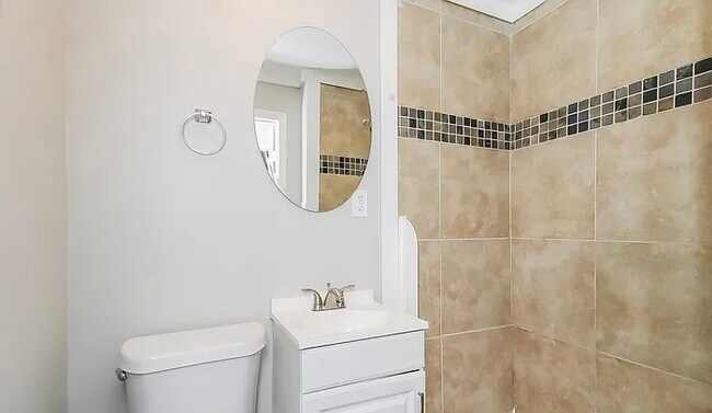 Building Photo - 2296 Lakewood Dr NW