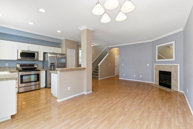 Building Photo - 17208 SW Pleasanton Ln