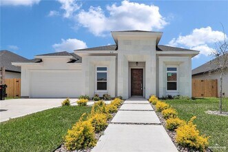 Building Photo - 14 Makayla Dr