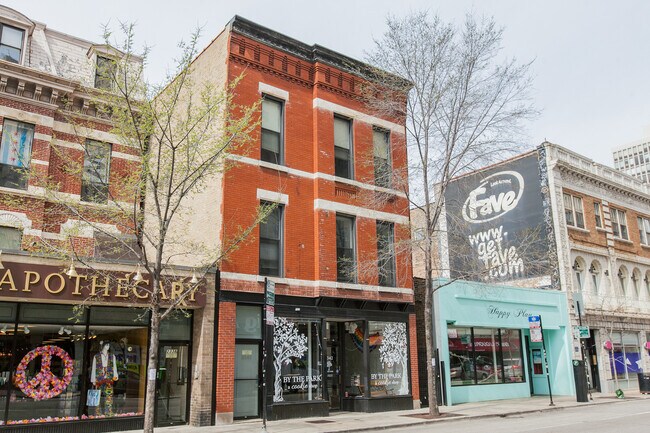 Building Photo - 2342 N Clark St