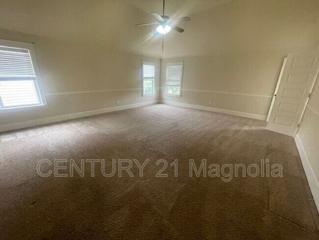Building Photo - 2457 Sunflower Dr