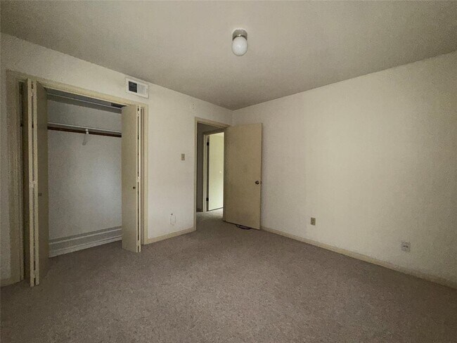 Building Photo - 7610 Burning Hills Dr