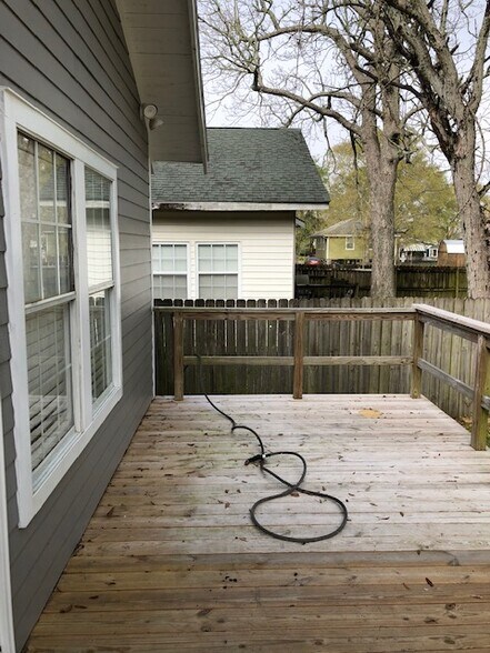 Building Photo - 580 Peyton Dr