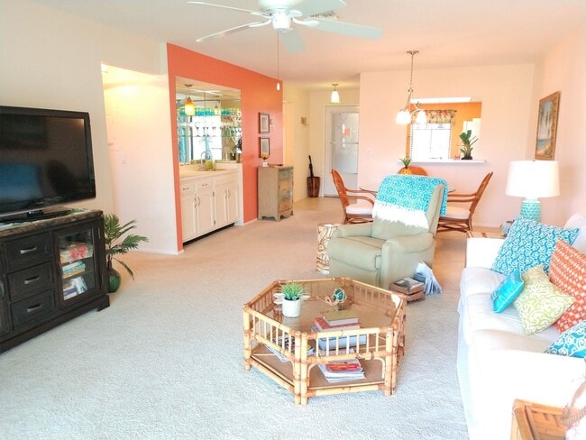 Building Photo - Seasonal Short-Term 2-Bedroom 2-Bathroom 2nd Floor Condo located at Mission Lakes!