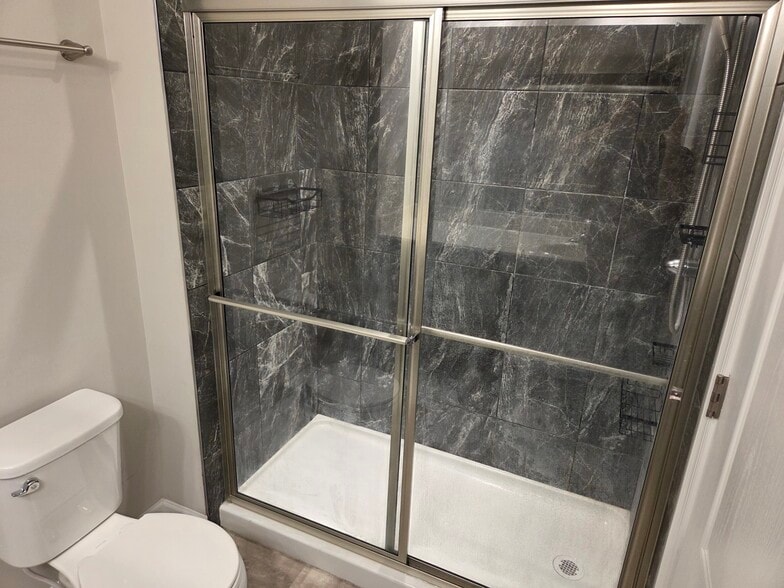 Primary bath - 128 Loblolly Dr