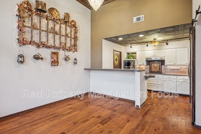 Building Photo - 2029 Whippoorwill Ln