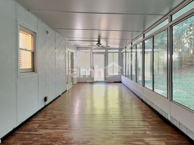 Building Photo - 6112 Glenridge Ct