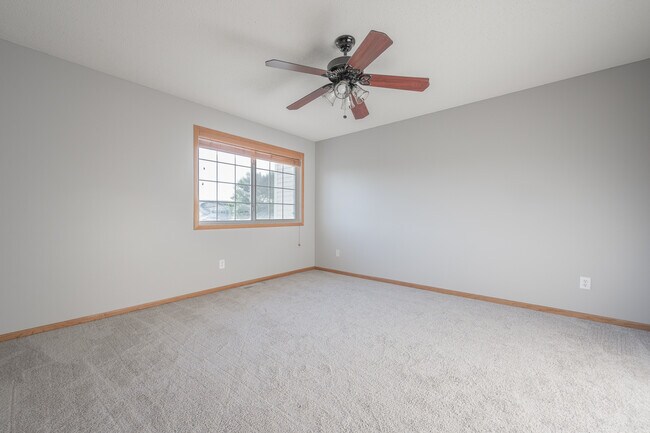 Building Photo - 7071 Quarry Ave NE