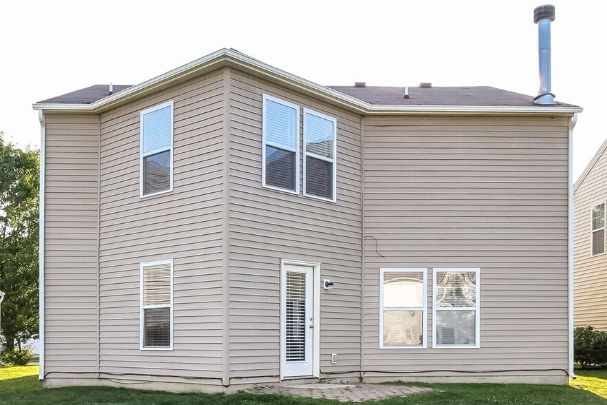 Building Photo - 15226 Clear St