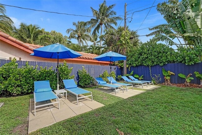 Building Photo - 3305 NE 16th Ct