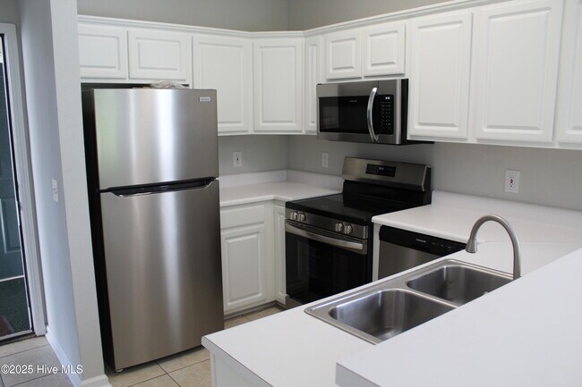 Building Photo - 870 Great Egret Cir SW