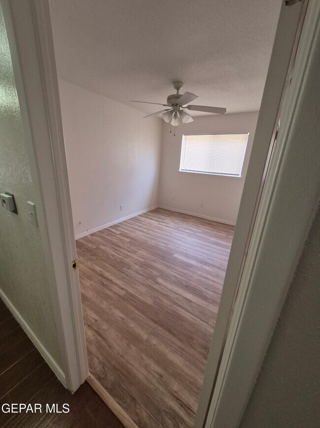 Building Photo - 6644 Mariposa Dr