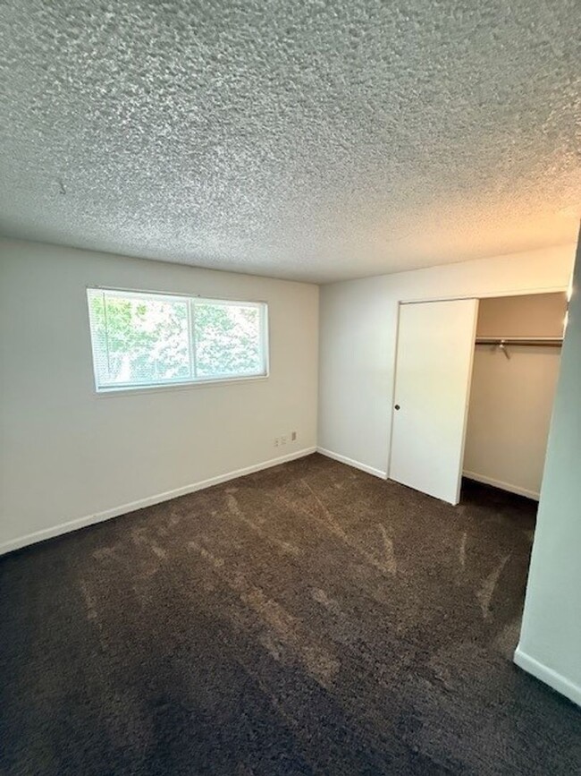 Building Photo - 3003-3003 Juanipero Way