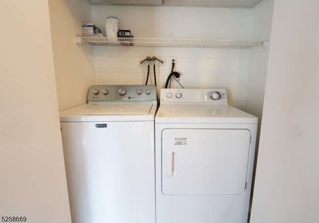 Building Photo - 14 Homestead Ln