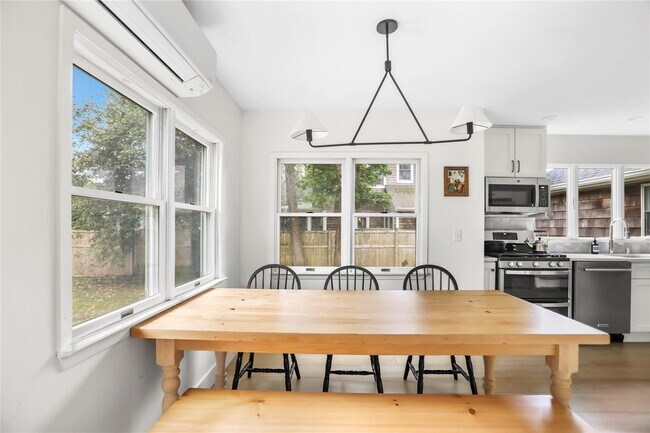 Building Photo - 45 N Howells Point Rd
