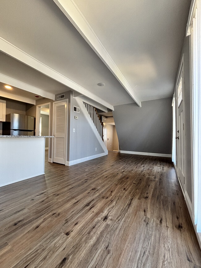 Building Photo - 43 Swiss Dr