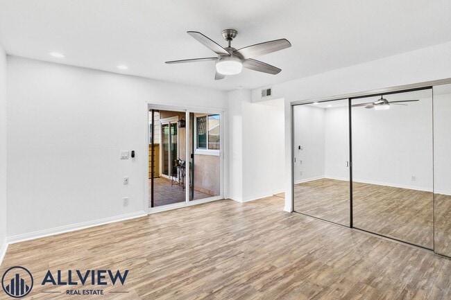 Building Photo - Remodeled 2 Bed, 2 Bath Condo with Ocean V...