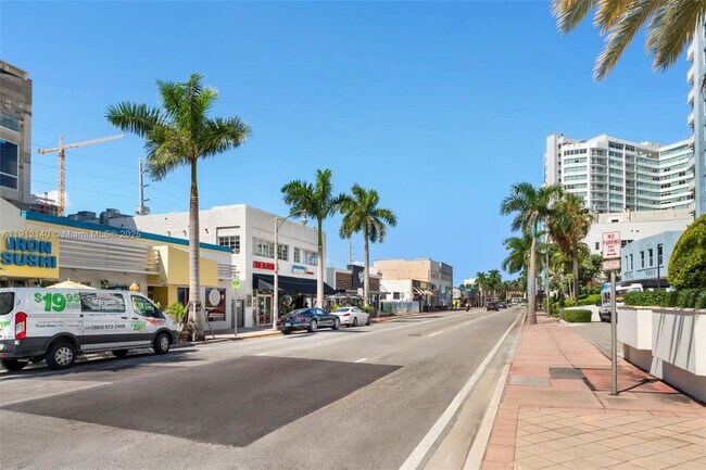 Building Photo - 6917 Collins Ave