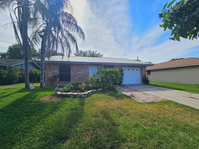 Primary Photo - Cozy 3 Bed/2Bath/1Gar House