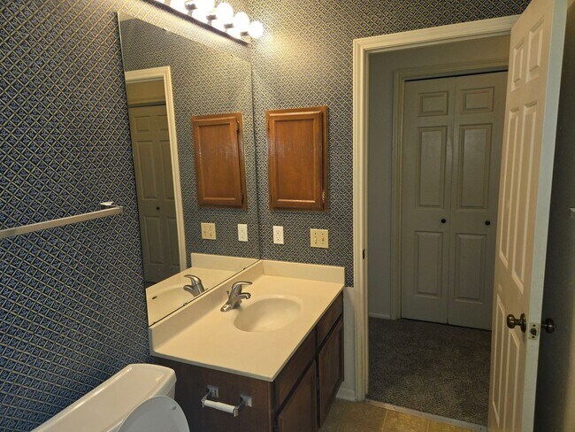 Building Photo - Two bedroom two bath gated Community Condos off Medical Drive close to I 10 & Babcock.