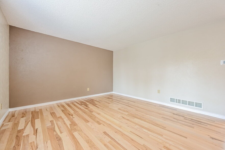 Building Photo - 5384 S Telluride Way